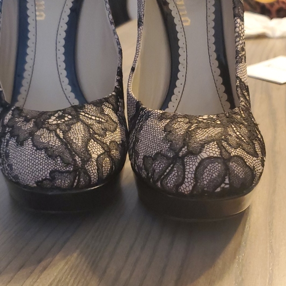 Authentic Vintage John Galliano Lace Pumps - Picture 10 of 16